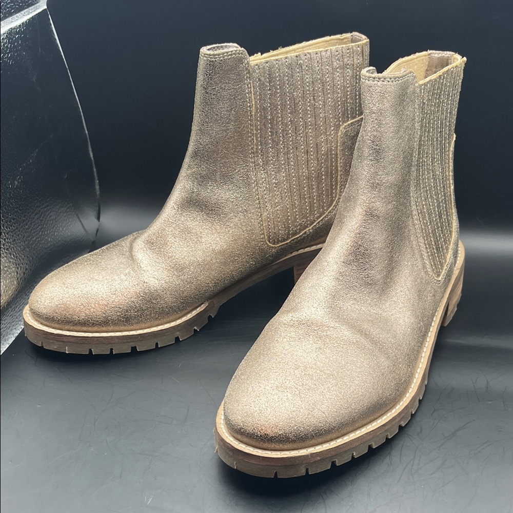 SZ 39 (8.5) Boden Women’s Metallic Gold Chelsea Boots